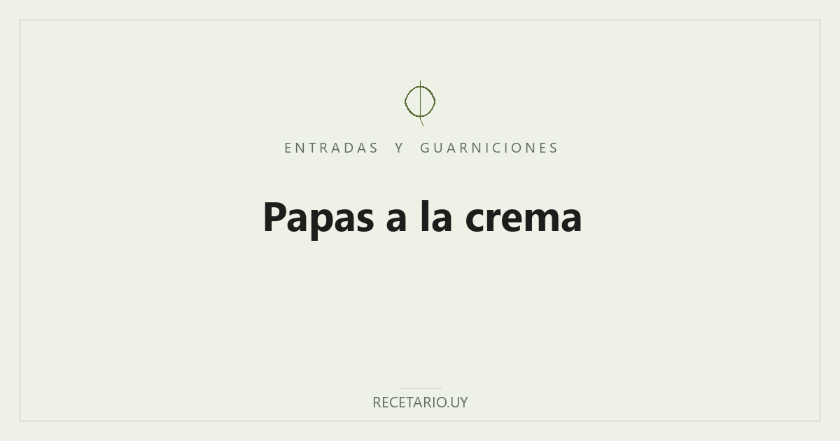 Papas a la crema — Papas en capas finas, horneadas con crema y queso hasta quedar tiernas y gratinadas: la guarnición de las comidas de fin de semana.
